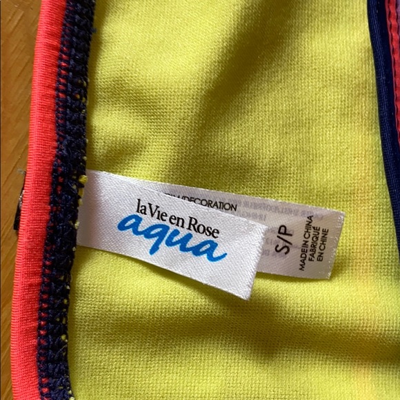 Striped bikini - Picture 3 of 3